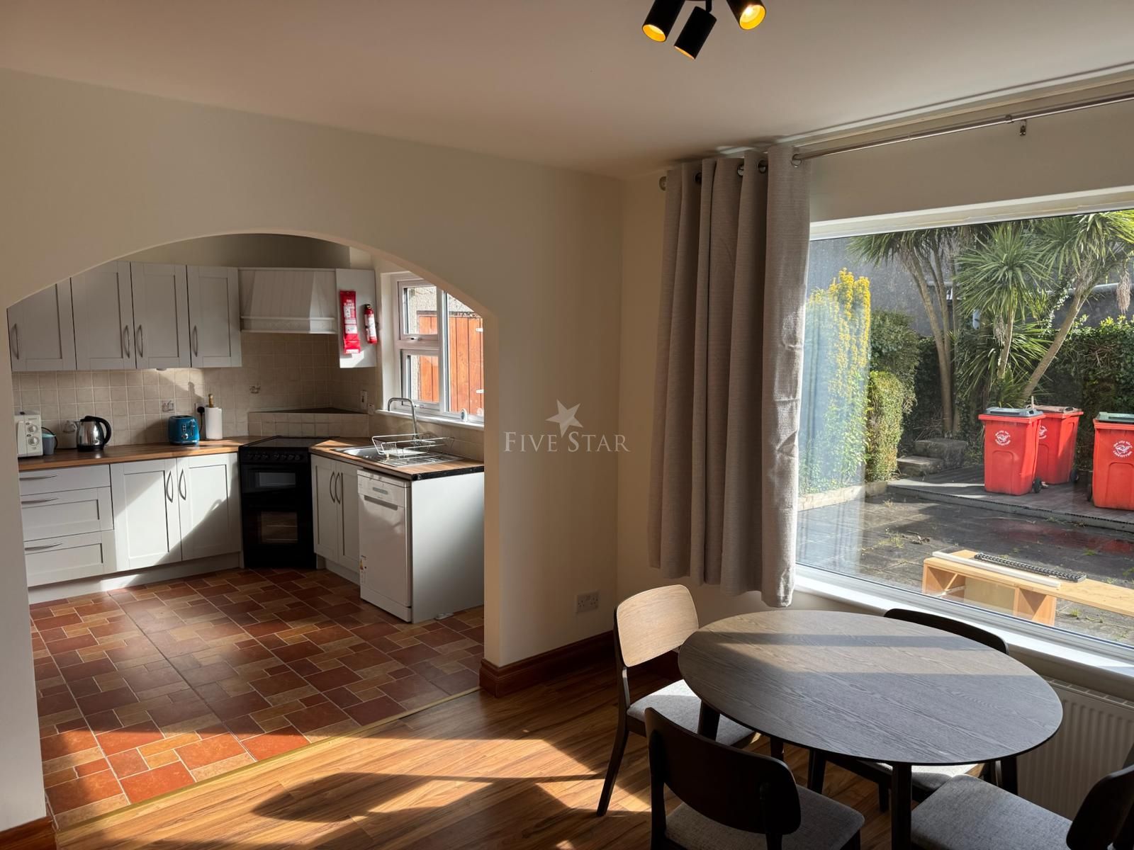 Galway - Salthill 4 Bedroomed Rental photo 4