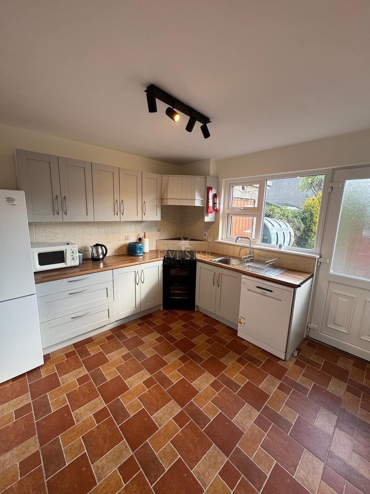 Galway - Salthill 4 Bedroomed Rental photo 6