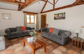 Beesoni Lodge
