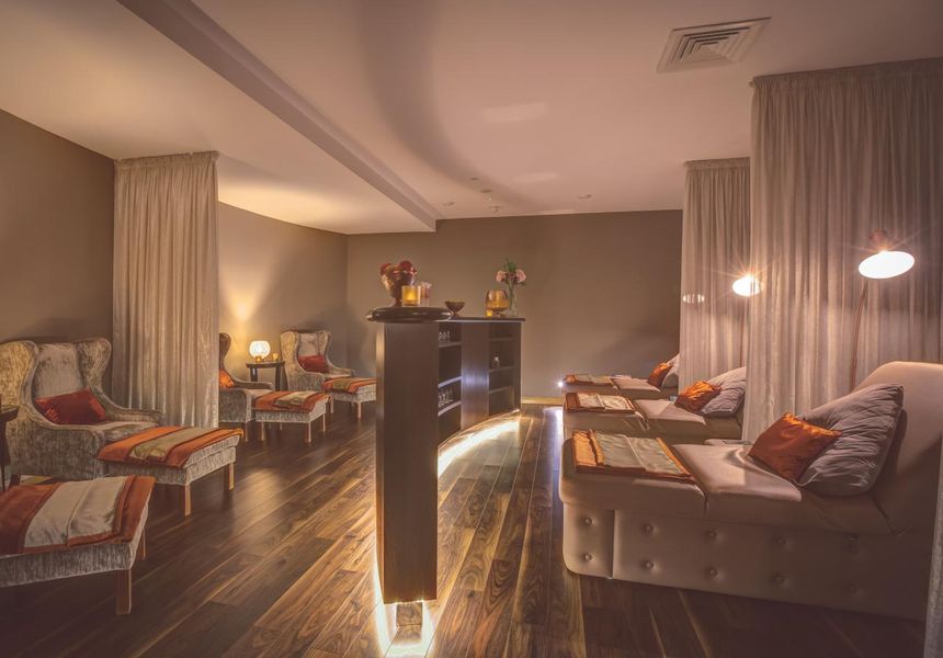 Culloden Hotel photo
