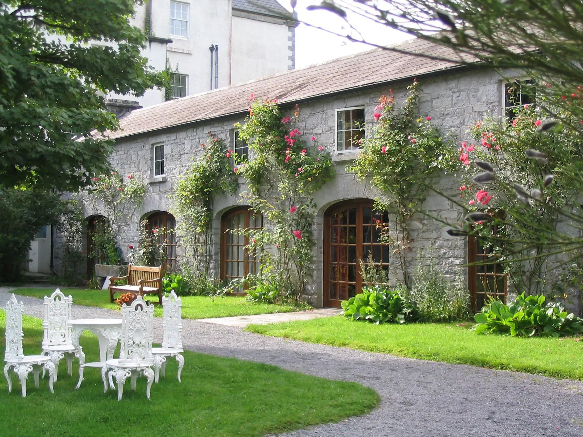 St.George Courtyard Cottage at Ross Castle photo 1