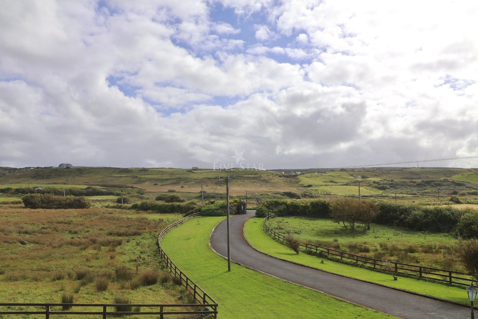 Country House on Private 20-Acre Estate photo 4