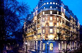 Corinthia Hotel reviews