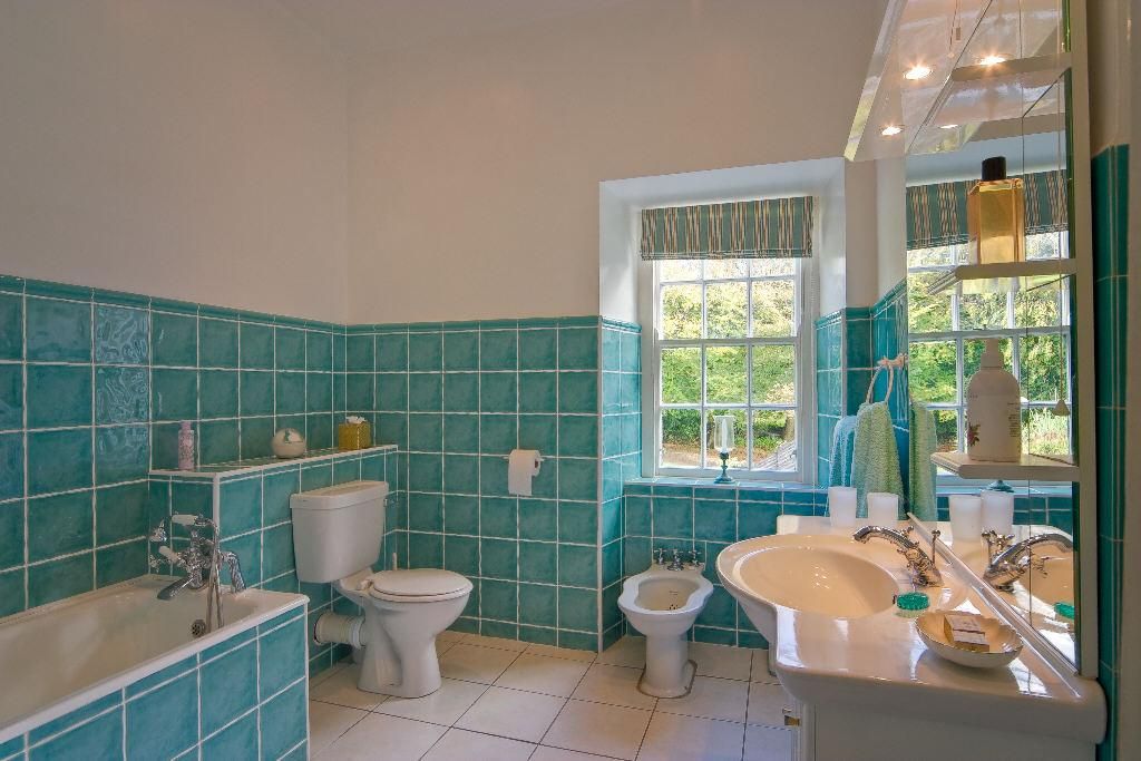 Westcove House - Master bathroom