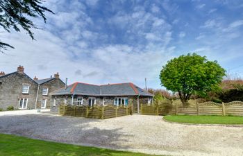 Tresallyn Cottage