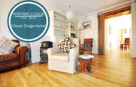 Writer's Lodge - AVAIL 18TH - 27TH AUG