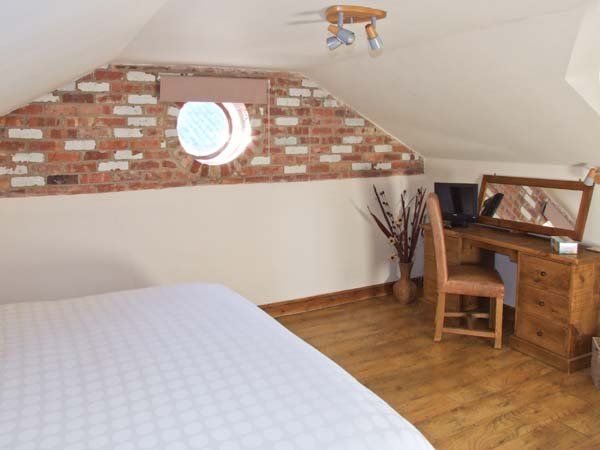 Fletchers Barn photo 8