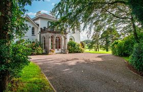 Killarney Lake's Villa
