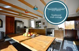 Ballywiheen Cottage - Traditional Cottage  