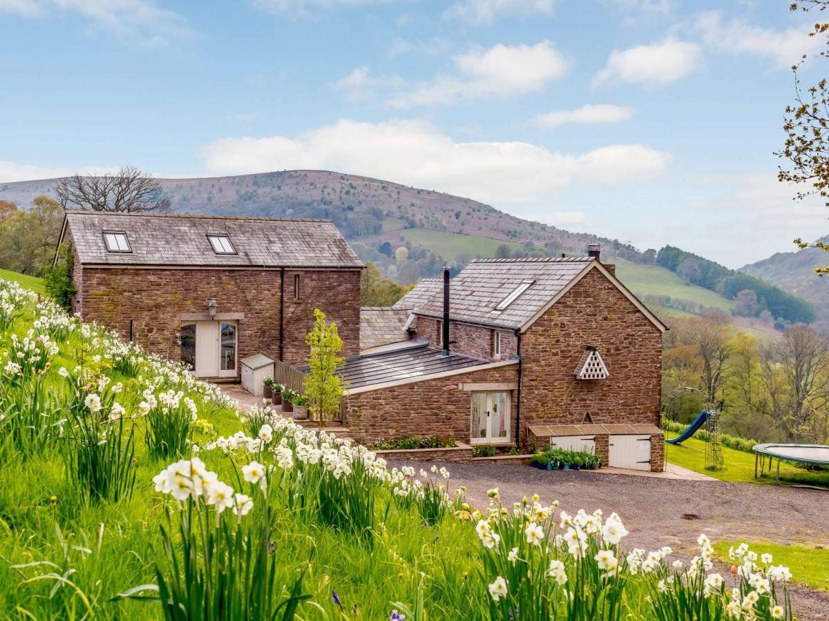 Barn in Mid Wales photo 1