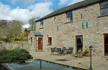 Whaley Bridge Cottage