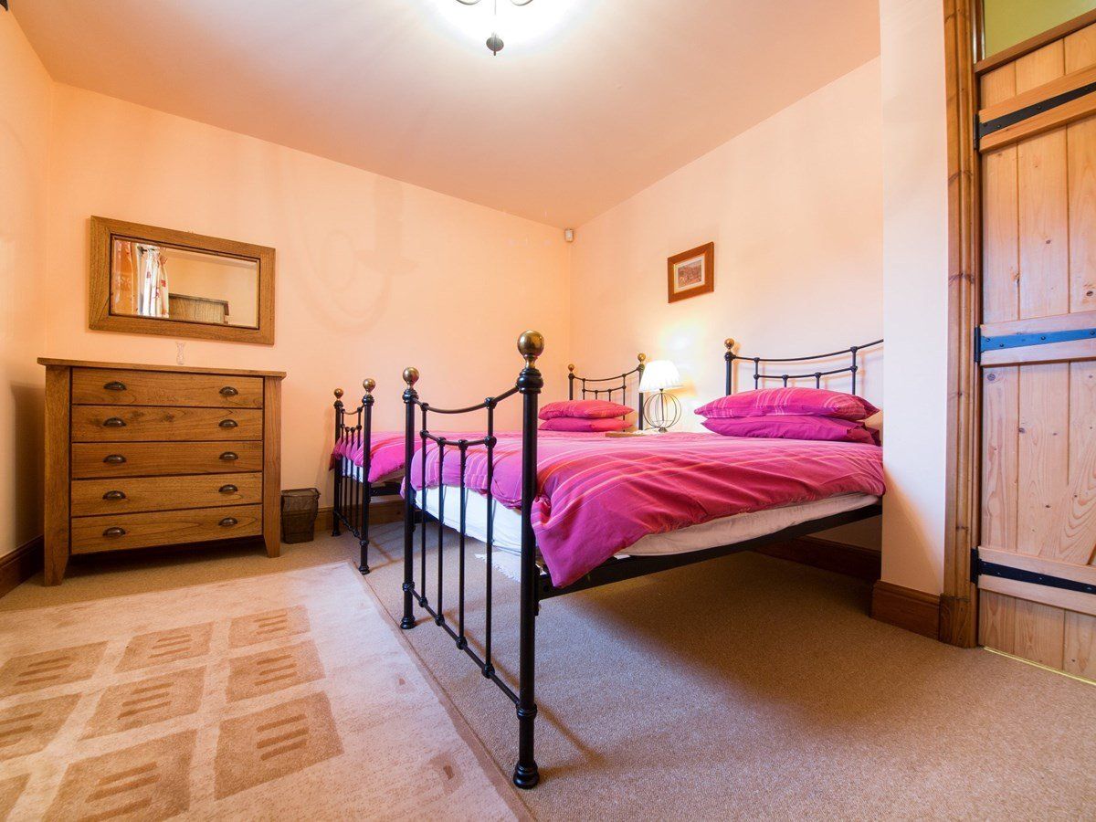 Whaley Bridge Cottage photo 9