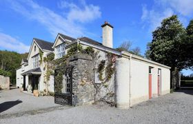 Dublin Airport Woodland Residence