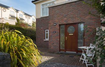 Lux Salthill Townhouse