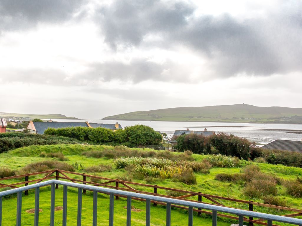 Luxury Dingle Town photo 3