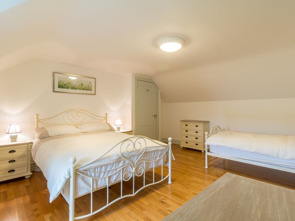 Luxury Dingle Town photo 19