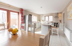 Captain's Rest - Spacious 5 bedroom home in central Dingle Town! reviews