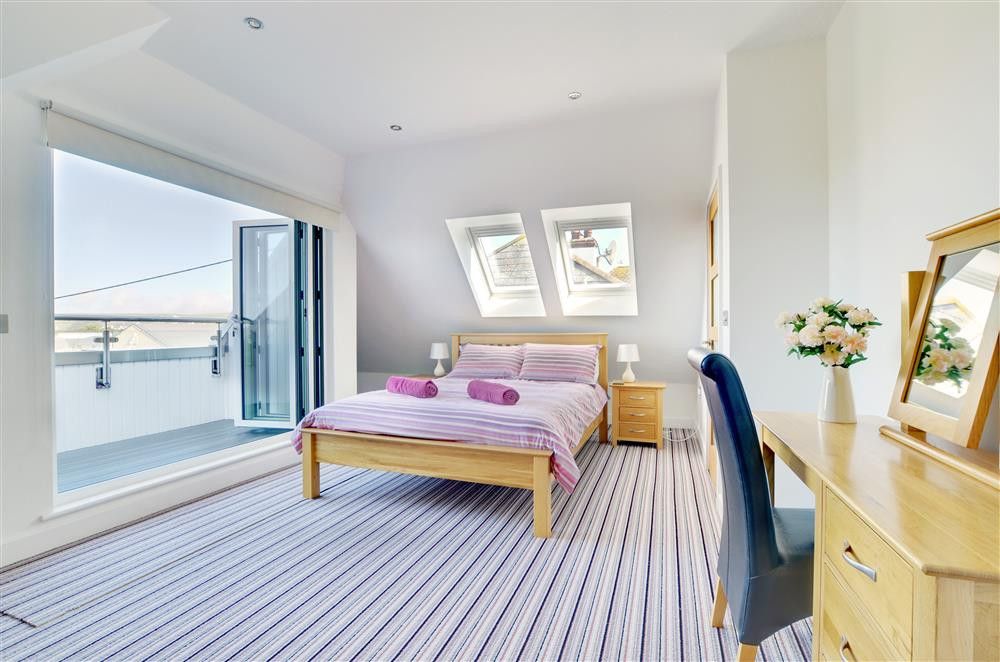 The Penthouse At Point View photo 3