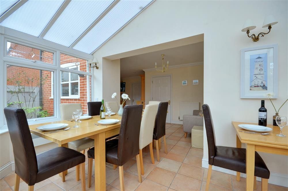 11 Oaklands Crescent photo 6