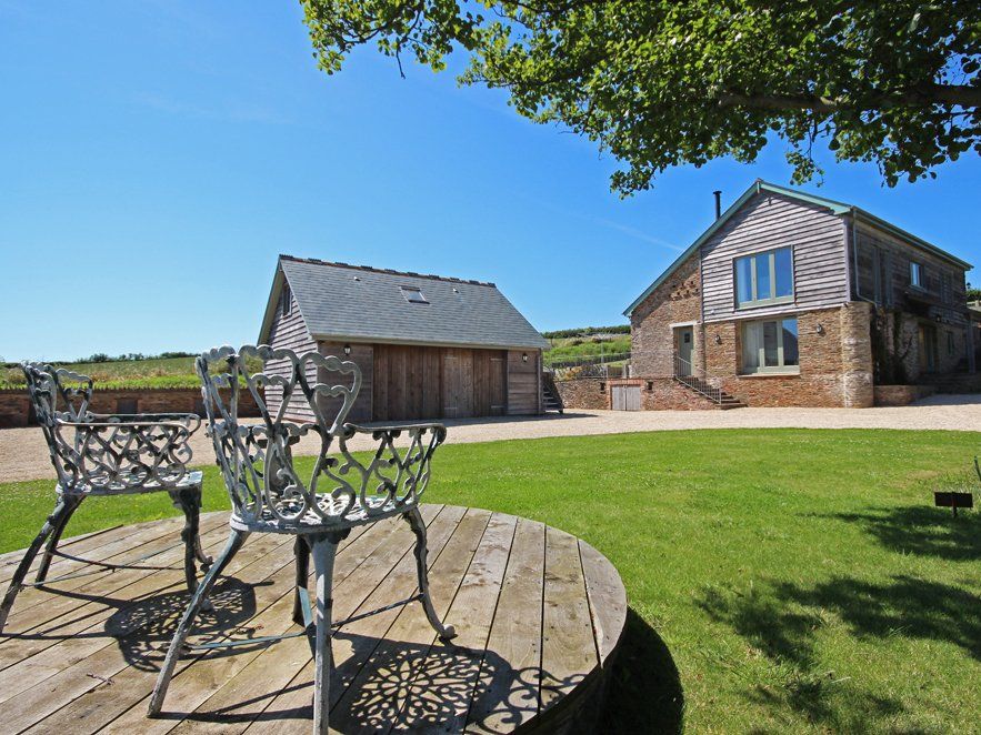 Higher Hill Barn photo 1