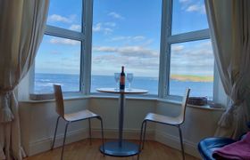 Luxury Three Storey Diamond Rocks reviews