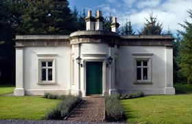 Triumphal Arch Lodge