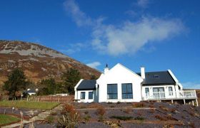 Dunlewey Lake Cottage