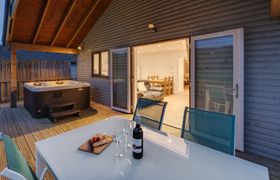 Woodpecker Lodge, Redlake Farm, Somerton reviews