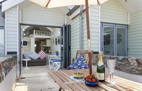 Shaldon Beach Hut 2 reviews