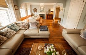 Bantry Bay Townhouse reviews