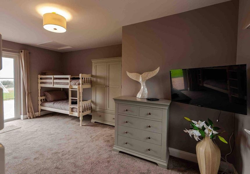 Four Winds, 7 minute drive to Kinsale town, sleeps 26 guests photo