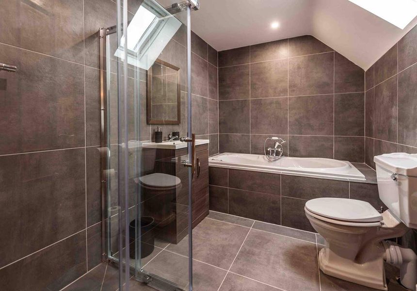 Four Winds, 7 minute drive to Kinsale town, sleeps 26 guests photo