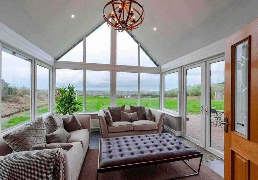 Four Winds, 7 minute drive to Kinsale town, sleeps 26 guests photo