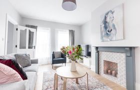 Hillside House - CONTEMPORARY CALM ON THE EDGE OF DINGLE TOWN reviews