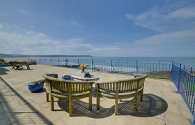 1 Devon Beach Court reviews