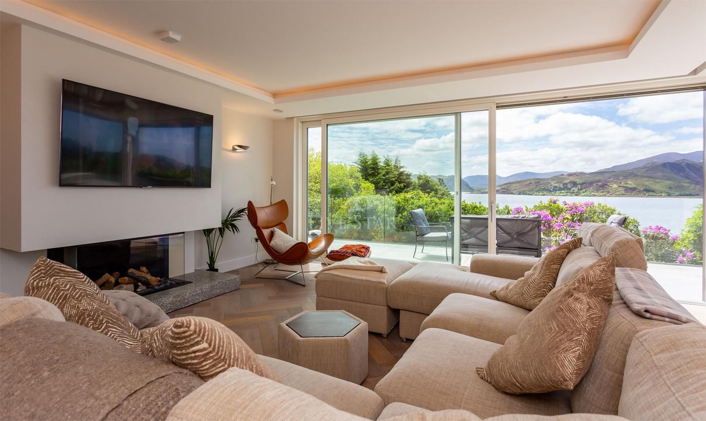 Stunning Lake Villa photo 2