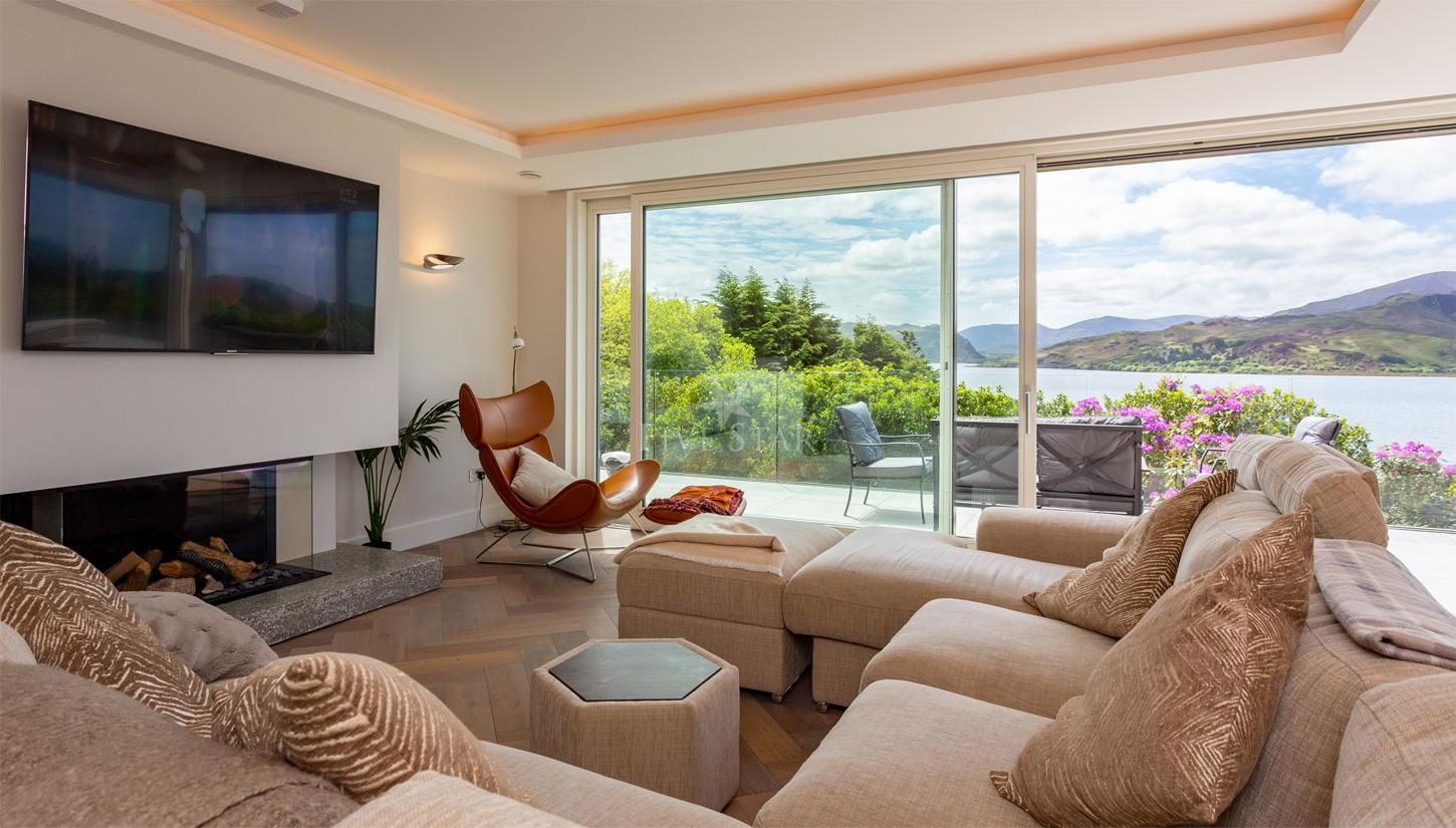 Stunning Lake Villa photo 11