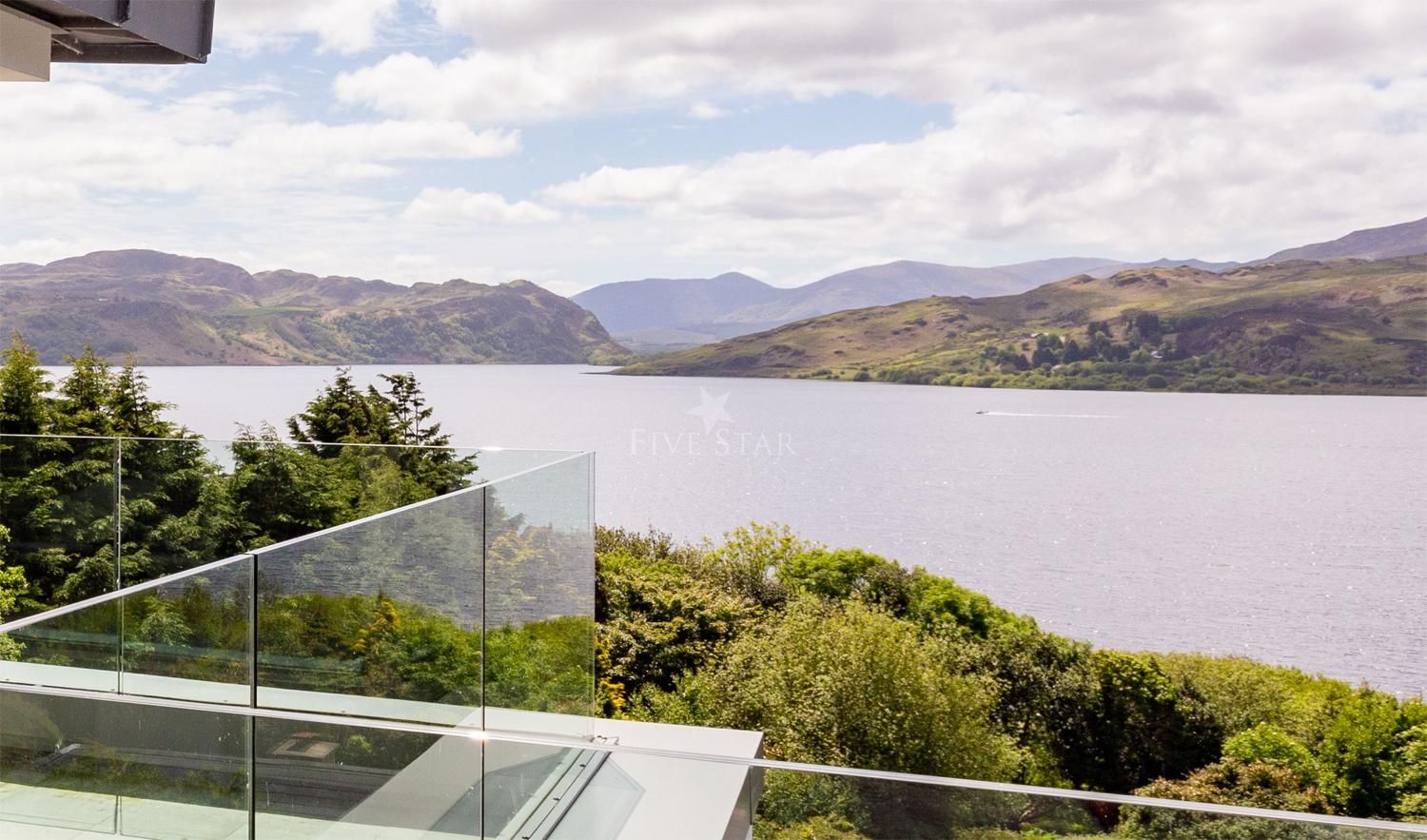 Stunning Lake Villa photo 5