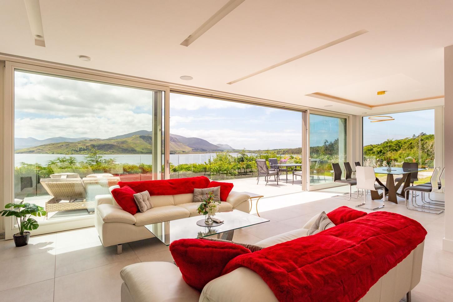 Stunning Lake Villa photo 10