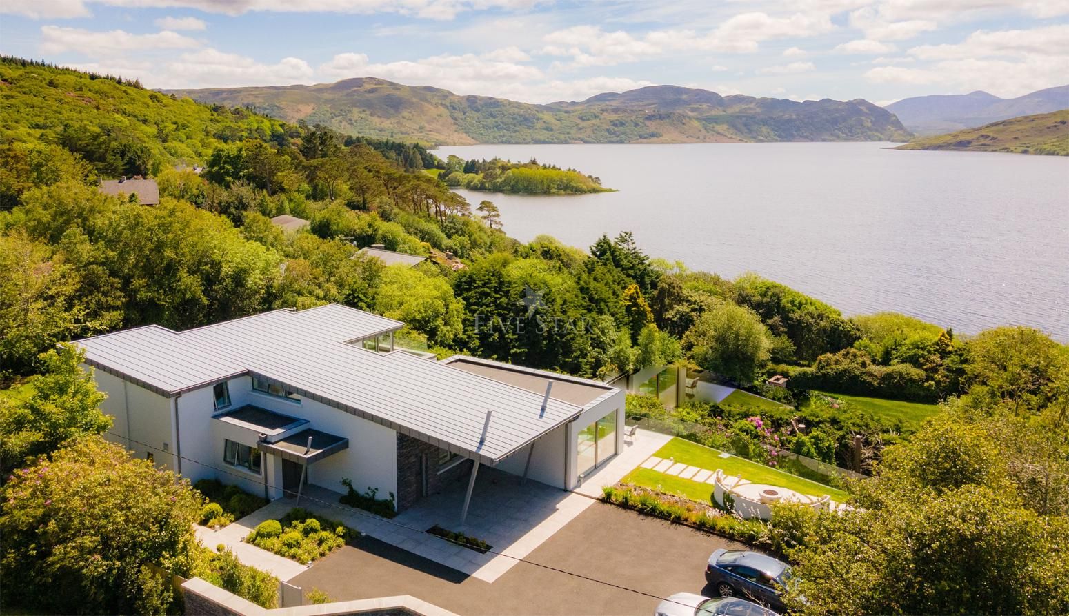Stunning Lake Villa photo 1