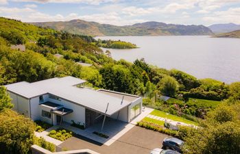 Stunning Lake Villa