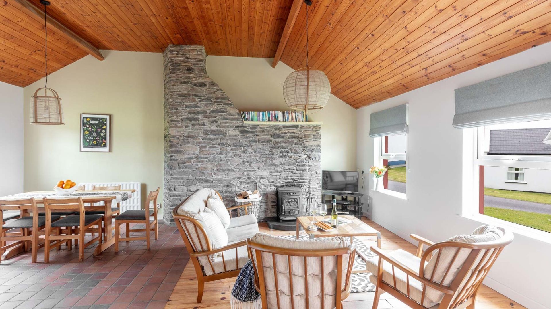 Ventry Beach Cottage - A stone’s throw to the beach photo 1