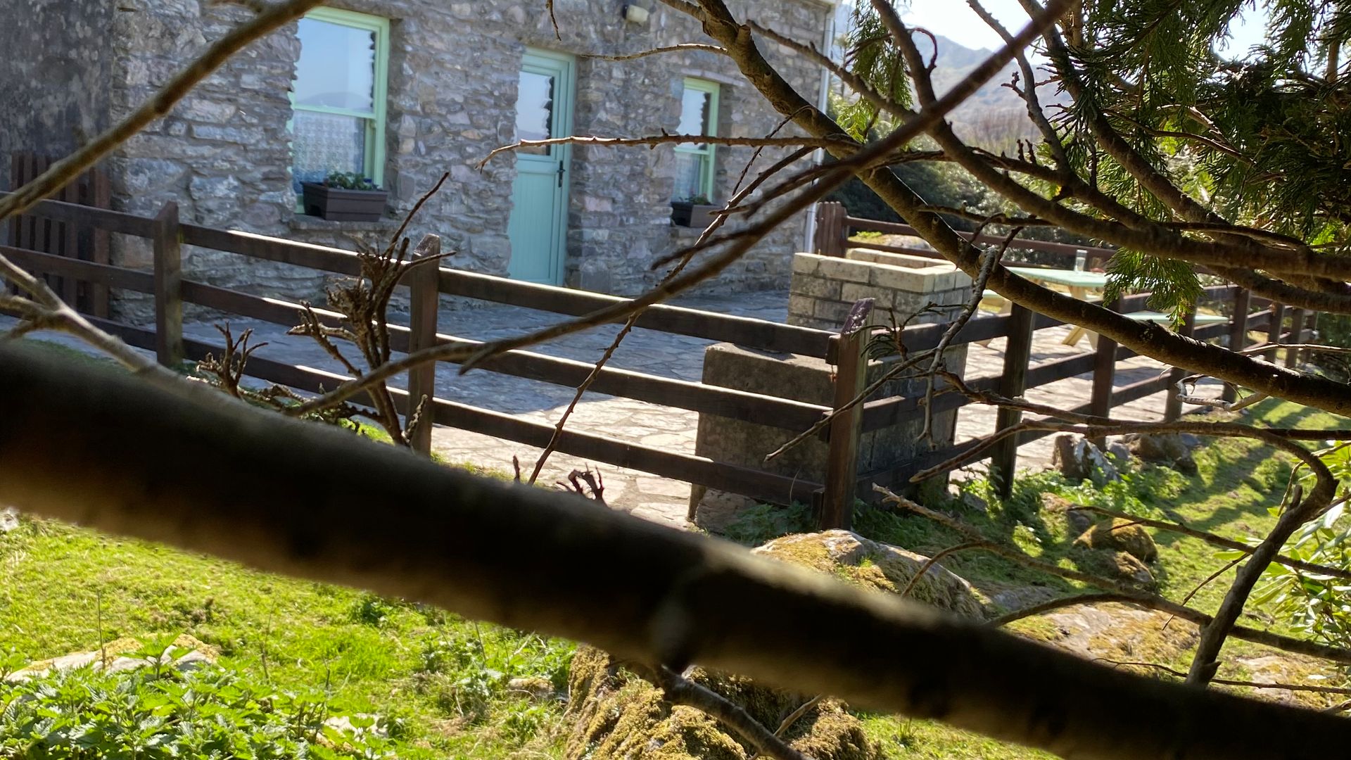 Traditional Cosy Stone Cottage with harbour views photo 1