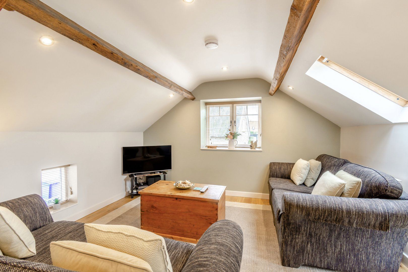 Upstairs Downstairs Cottage photo 4