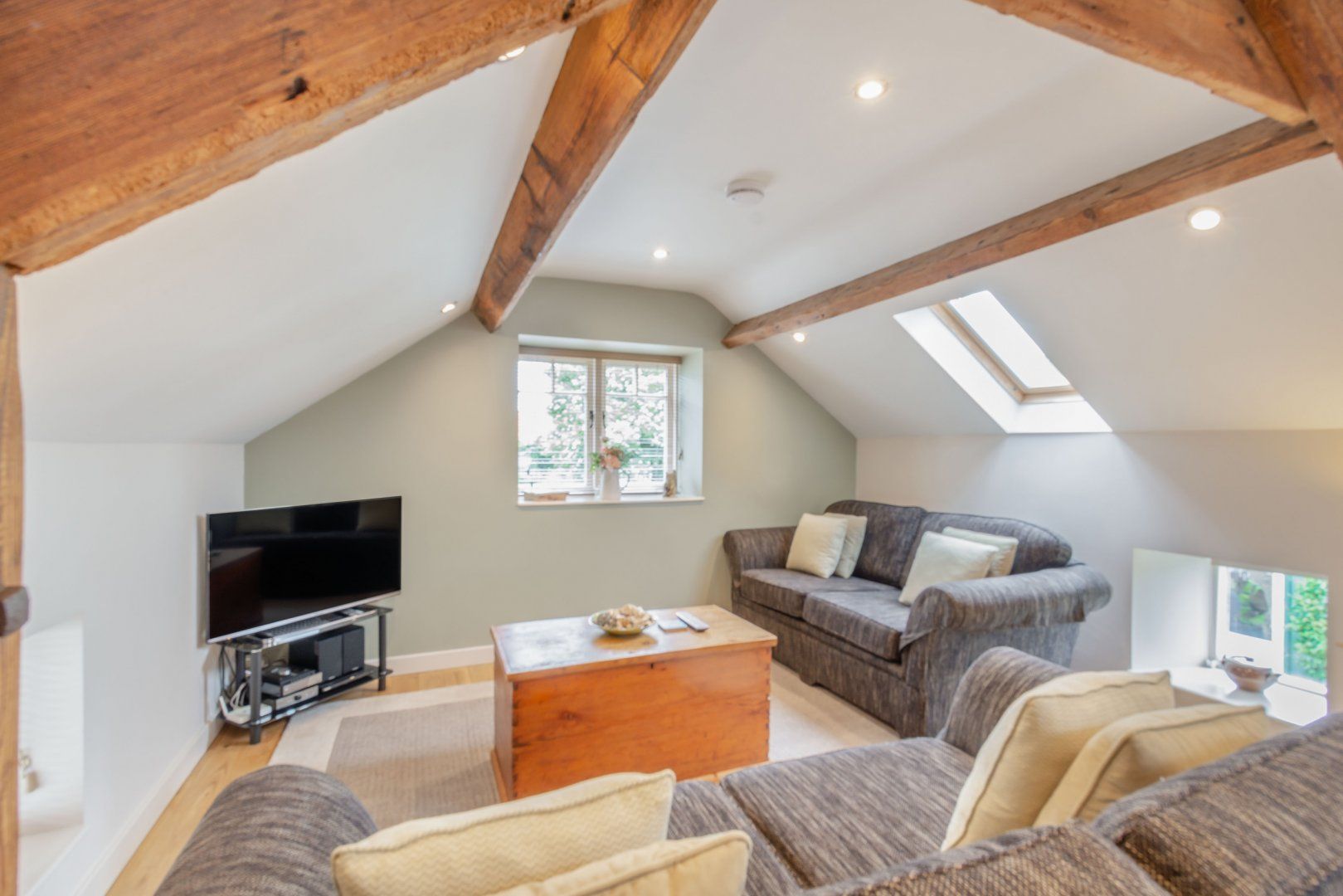 Upstairs Downstairs Cottage photo 5