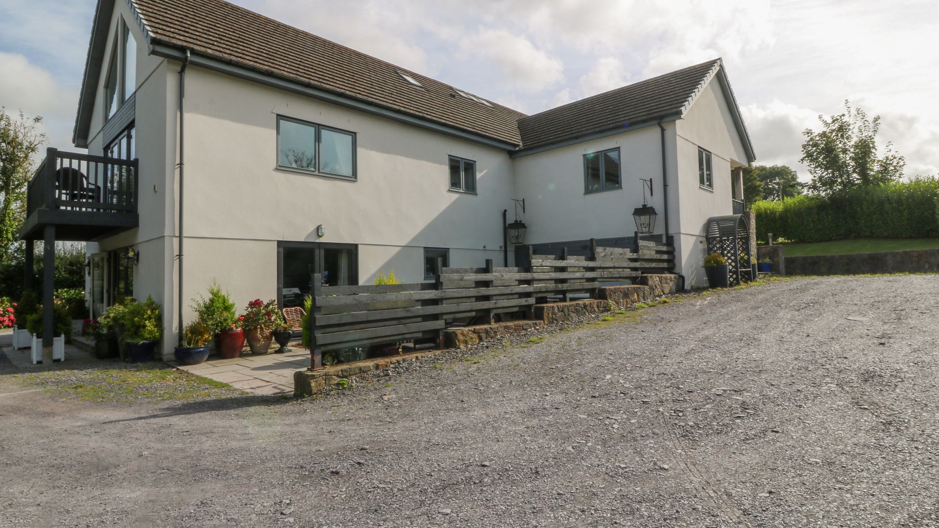 Nant-yr-Rhedyn photo 1