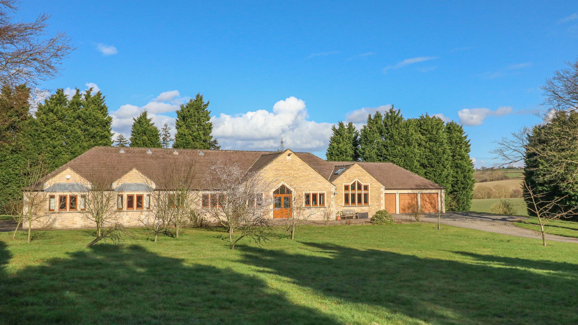 Manor House photo 1