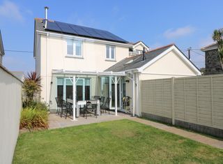 Ridgeback House