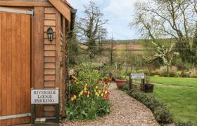 Riverside Lodge reviews