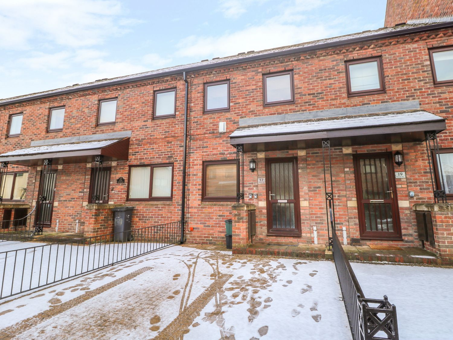 17 Fewster Way photo 8